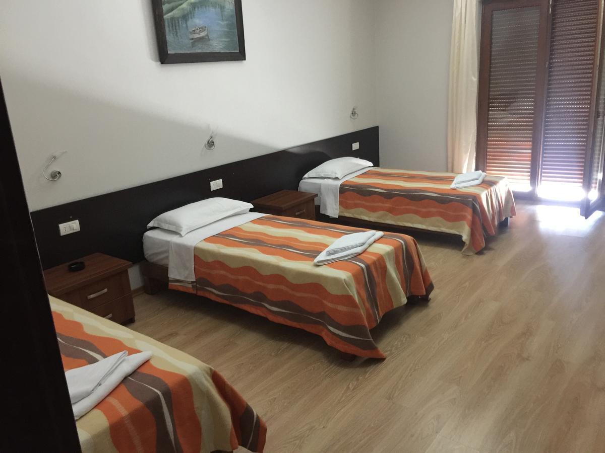 Hotel Eposi Szkodra Zewnętrze zdjęcie