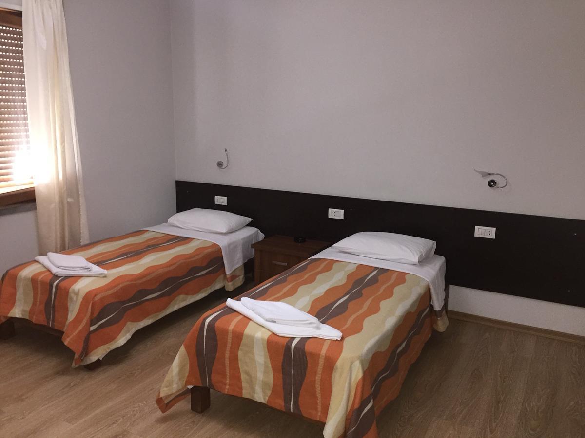 Hotel Eposi Szkodra Zewnętrze zdjęcie